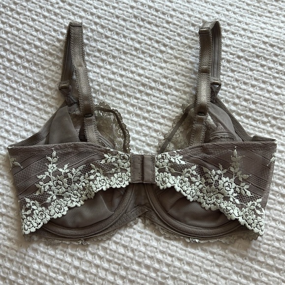 Wacoal Embrace Lace Underwire Bra 36 DD NWOT - Picture 2 of 4